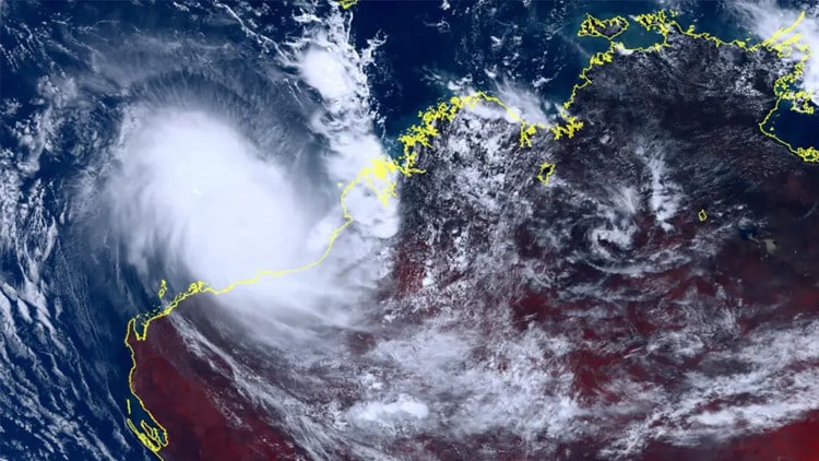 Avustralya’da Koji Siklonu karaya vurdu: Binlerce evde elektrik kesintisi yaşandı