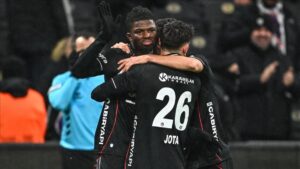 Beşiktaş, Süper Lig'de Eyüpspor karşısında kritik bir maça çıkıyor. Mücadele,