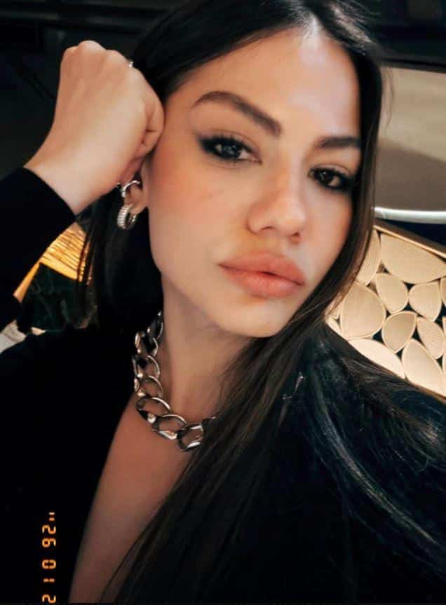Demet Özdemir kimdir?