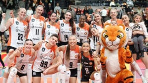 Eczacıbaşı, üstün performansıyla üst üste dokuzuncu galibiyetini elde ederek ligde