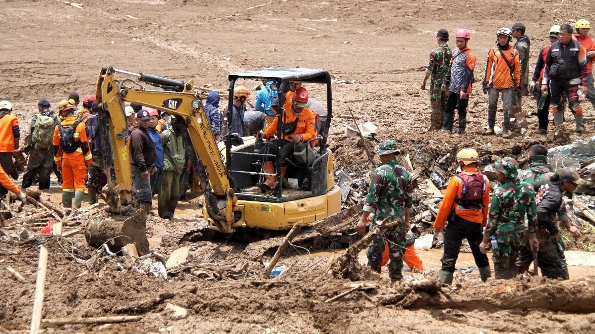 Endonezya’nın Batı Cava Eyaletinde Şiddetli Yağış Sonrası Toprak Kayması: Can Kaybı 34’e Yükseldi