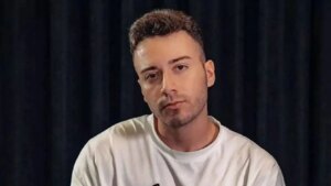 Enes Batur hakkında çıkarılan yakalama kararı, yaşamı ve kariyerine dair