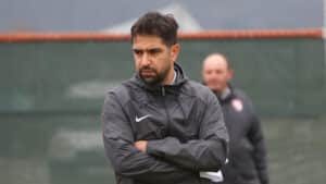 Erdal Güneş’in futbolculuktan teknik direktörlüğe uzanan başarılı kariyer yolculuğunu ve