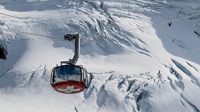 CabriO Stanserhorn: Ride with an Open Deck