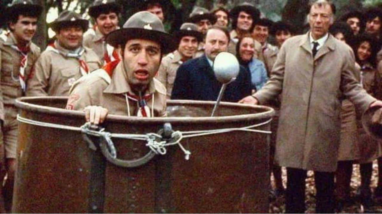 Hababam Sınıfı Tatilde filminin konusu ne? Oyuncuları kimlerdir?