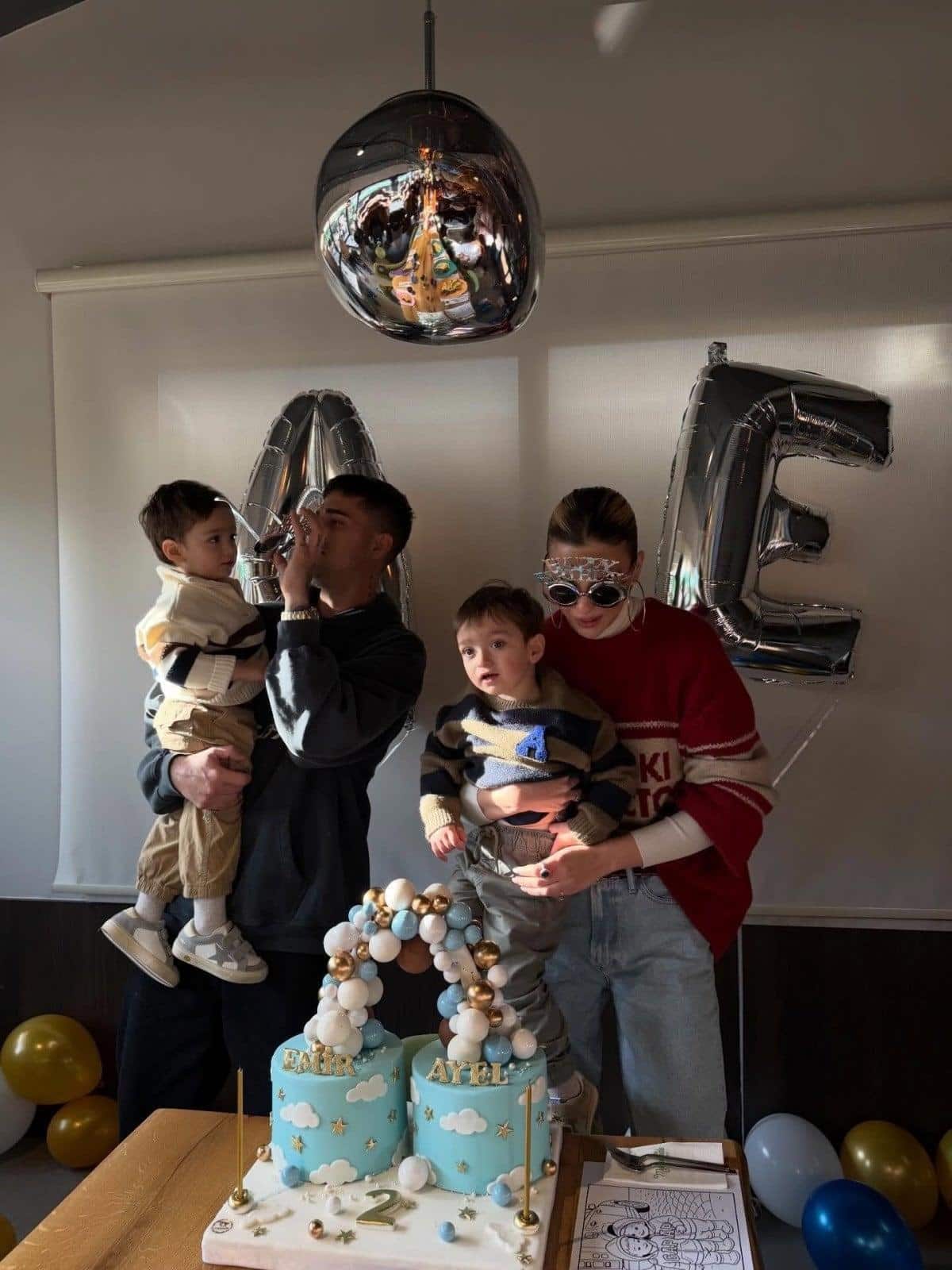 İdo Tatlıses ve Yasemin Şefkatli ikiz oğullarının 2. yaşını aile içinde kutladı