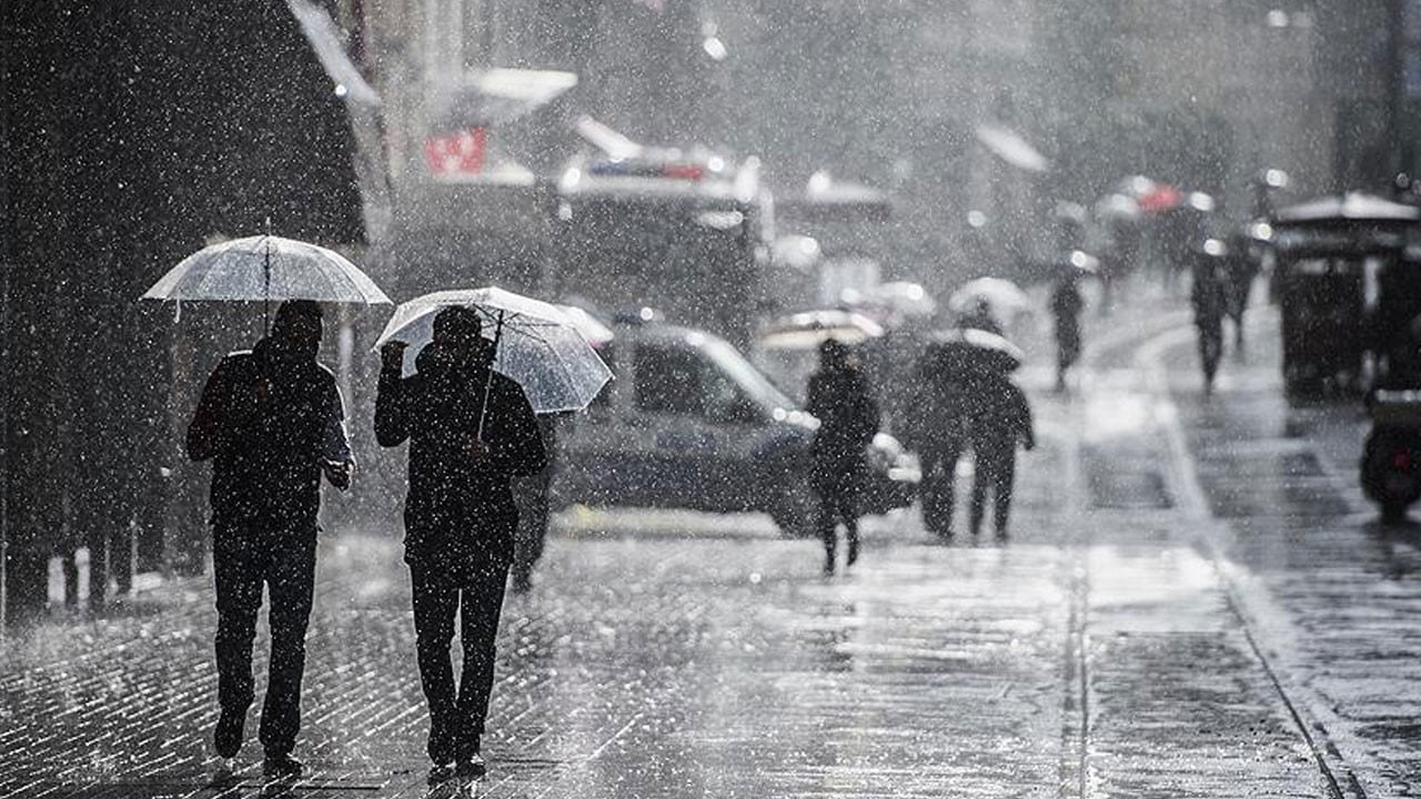 İstanbul için sağanak yağmur ve kuvvetli rüzgar uyarısı