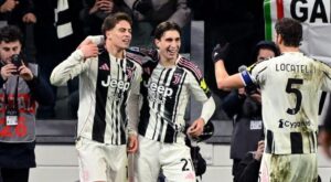 Juventus, Napoli'yi 3-0 mağlup ederek şampiyonluk yarışında farkı 1 puana