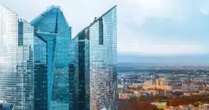 2026'da küresel ticari iflasların %2,8 artacağı öngörülüyor. Ekonomik eğilimler ve