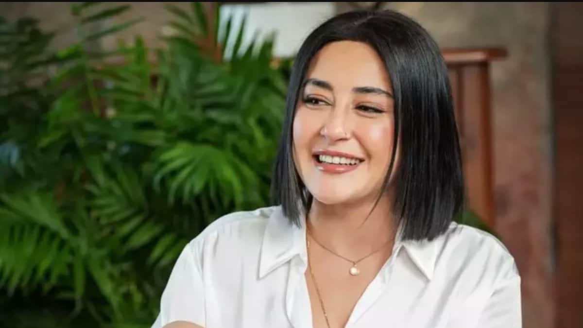 Melek Mosso Kıbrıs Konserinde Fenalaştı ve Sağlık Durumu Hakkında Açıklama Yaptı