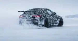 Mercedes-AMG, İsveç’in zorlu kış koşullarında yeni prototipini test ediyor. Performans