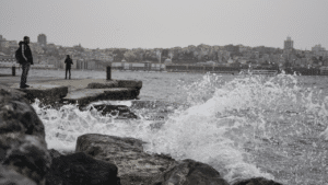 Meteoroloji, denizlerde etkili olacak fırtına için uyarıda bulundu. Balıkçılar ve