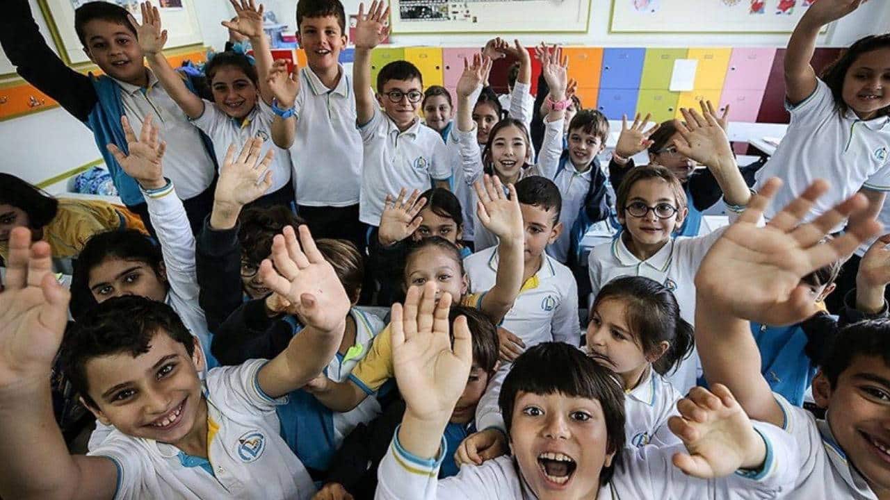 Okullar Ne Zaman Açılıyor? MEB 2025-2026 Eğitim Öğretim Takvimi ve 15 Tatil Bitiş Tarihi