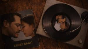 Sezen Aksu’nun eşsiz dokunuşu Eşref Rüya dizisine farklı bir soluk