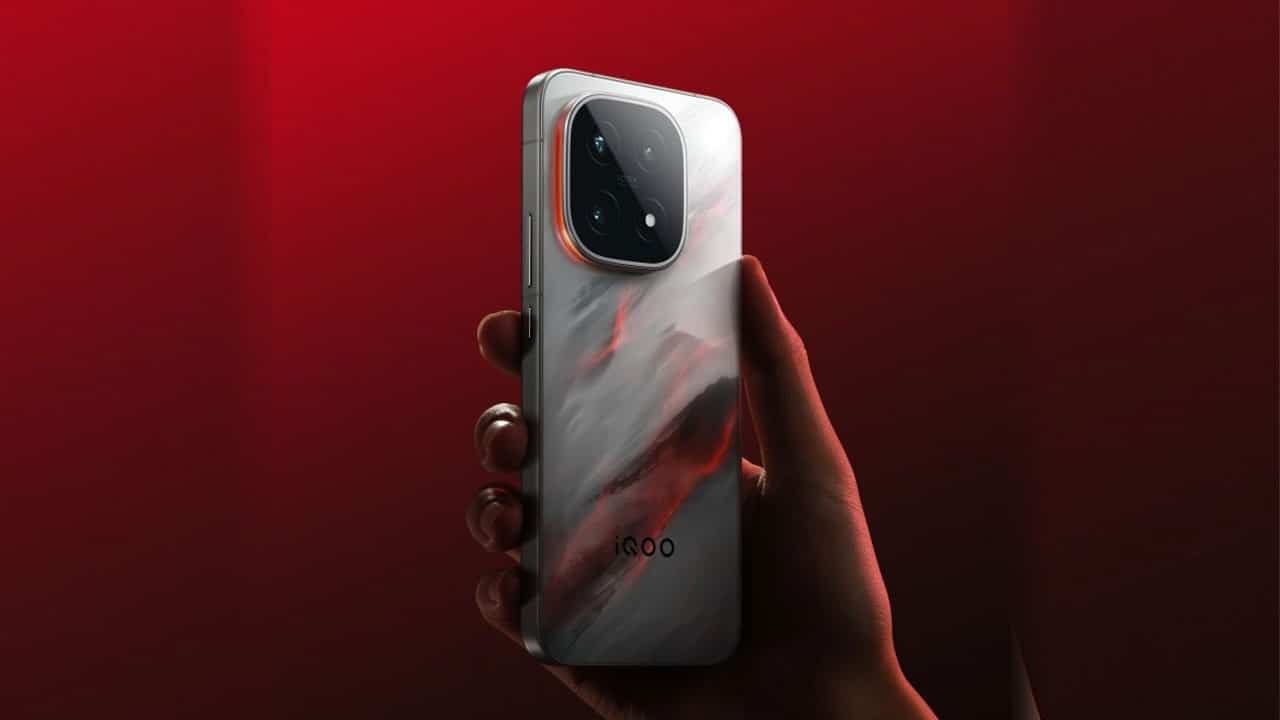 Snapdragon 8 Gen 5 ile Gelen iQOO 15R AnTuTu Testinde Zirveye Çıktı