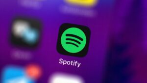 Spotify, tarihi bir rekora imza atarak müzik endüstrisinin zirvesine çıktı.