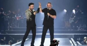Tarkan ve Cem Yılmaz aynı sahnede sürpriz bir düetle hayranlarını