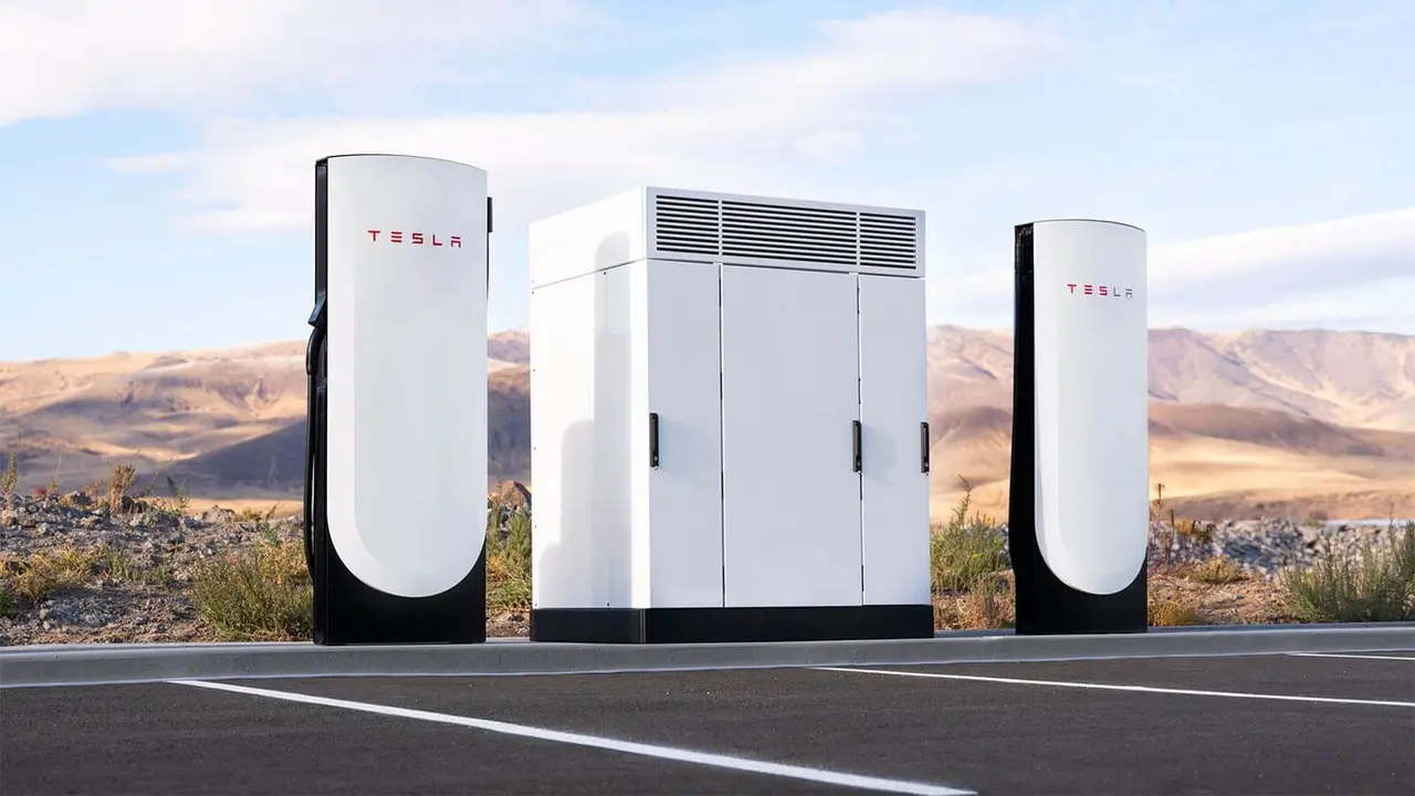 Tesla Eskişehir’de Yeni Supercharger İstasyonunu Hizmete Açtı: Şarj Fiyatları Belli Oldu