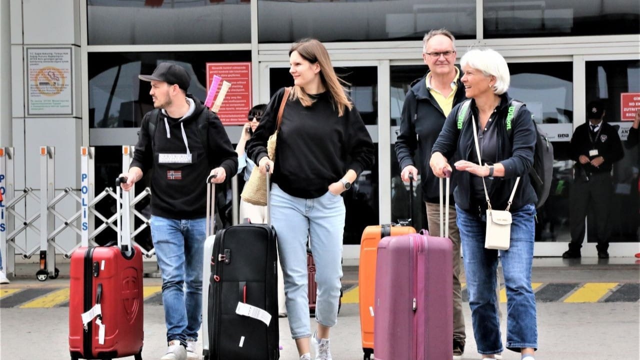 TÜİK verilerine göre Türkiye’nin turizm geliri 2025’te 65,2 milyar doları geçti