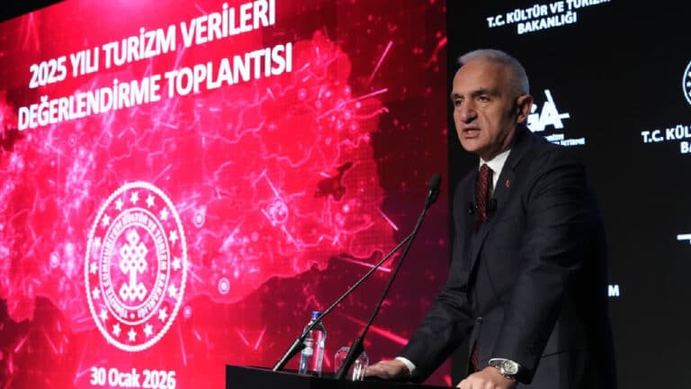 Turizm geliri 65,2 milyar dolarla rekor kırdı
