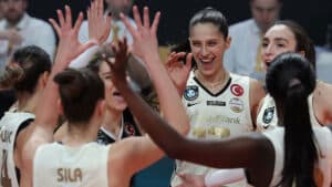 VakıfBank, CEV Şampiyonlar Ligi'nde Volero deplasmanında galibiyet için sahaya çıkıyor.