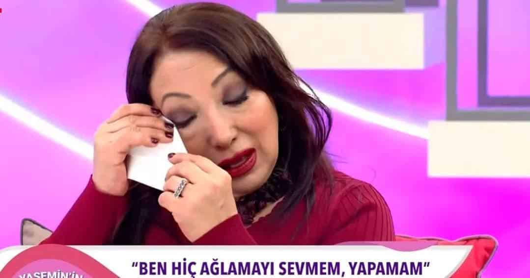 Gözyaşlarına Engel Olamadı