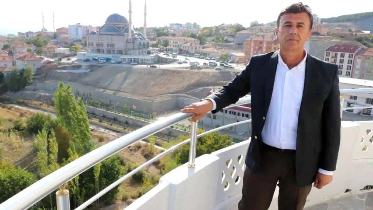 Yeniden Refah Partisi'nden Davut Karadavut'un İhracı