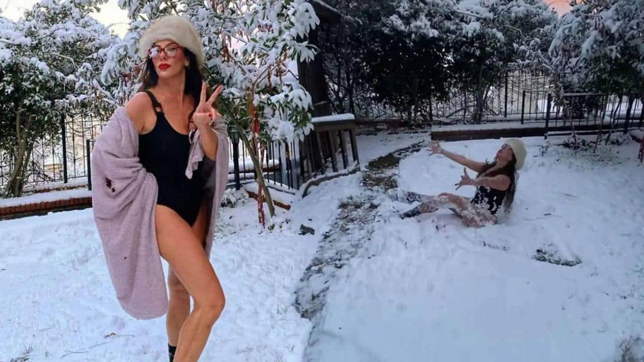 Zeynep Özyağcılar Kimdir?