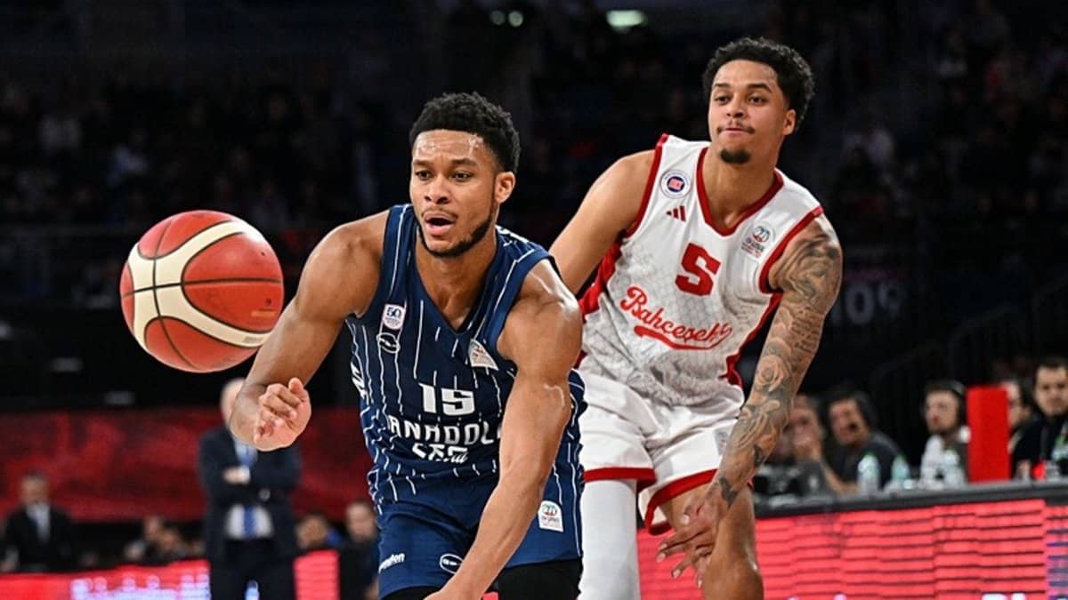 Anadolu Efes, EuroLeague’de Kızılyıldız deplasmanında zorlu bir maça çıkıyor. Mücadelenin