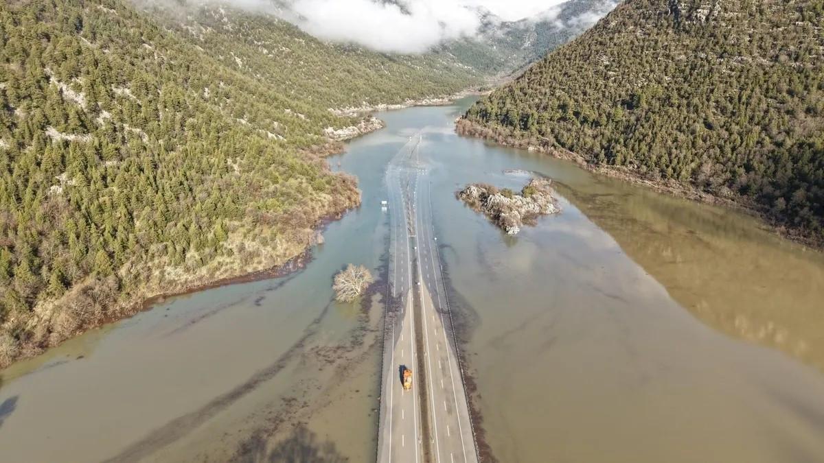 Antalya-Konya Yolu Trafiğe Kapatıldı