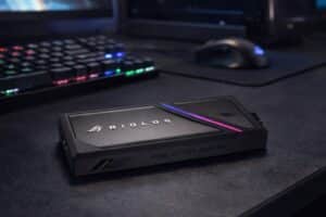 ASUS, ısıya dayanıklı sıvı silikon kaplamalı yeni SSD kutusunu tanıttı.