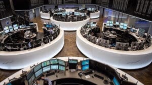 Avrupa borsaları Bayer hisselerindeki artışla yükseldi. DAX endeksi 25 bin