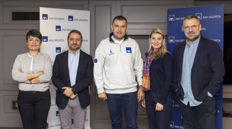 AXA Turkey Signs Value Partnership with Open Water Swimmer Tuna Tunca