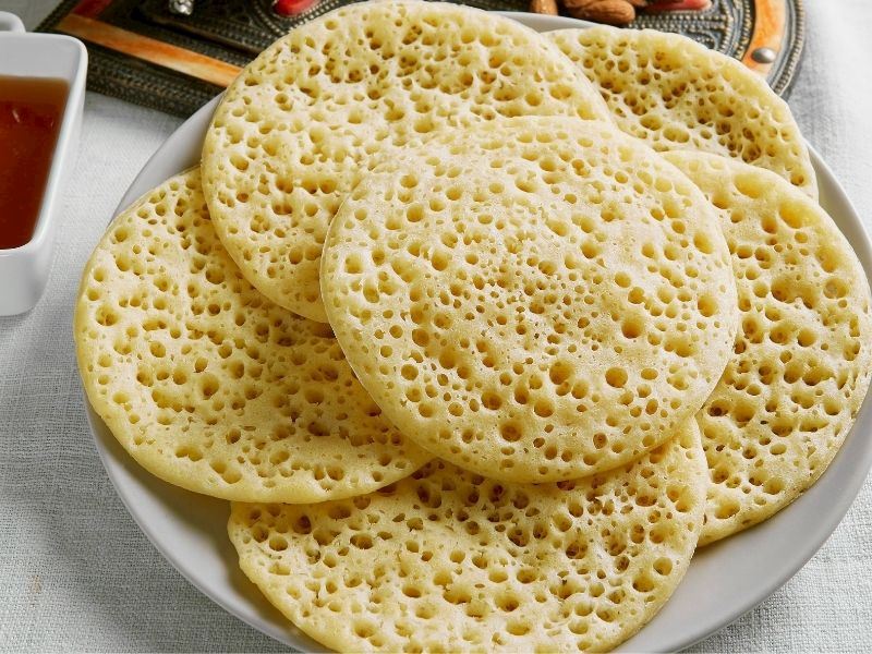 Baghrir tarifi ve yapılışıyla Fas mutfağının lezzetli bin delikli krepini