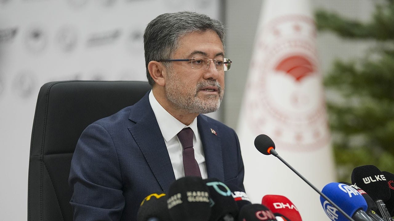 Bakan Yumaklı sel mağduru üreticilere destek verdi