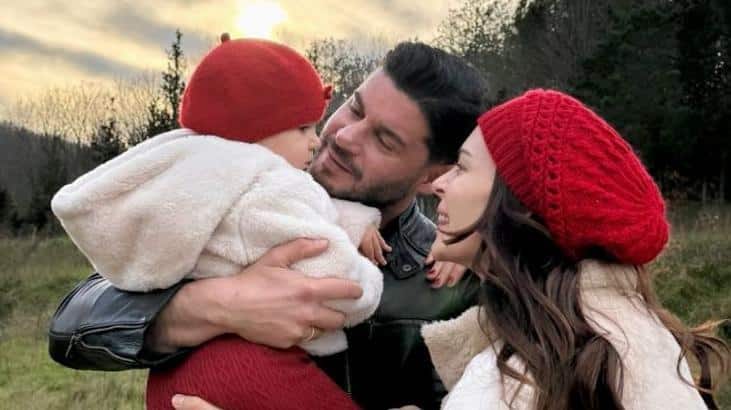 Berk Oktay ve Yıldız Çağrı Atiksoy’un Kızları Mira Milena ile Mutlu Anları