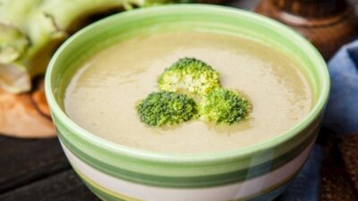 Lezzetli ve sağlıklı brokoli çorbası tarifi! Adım adım hazırlama detaylarıyla