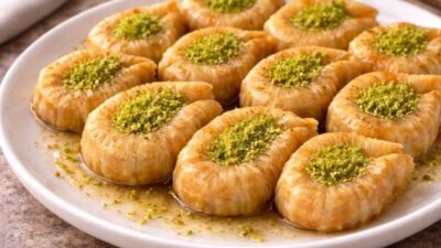 Çıtır büzme tatlısı tarifiyle nefis bir tatlı yapın! Malzemeler, yapılış