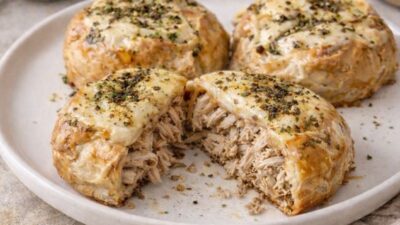 Damat paçası böreği tarifi ve malzemeleriyle enfes bir lezzet keşfedin.