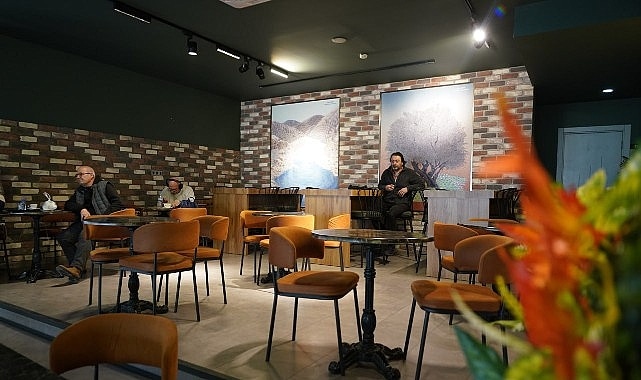 Edremit Belediyesi, Ramazan ayında 'Kafe Senin' projesiyle vatandaşlara ücretsiz ikram