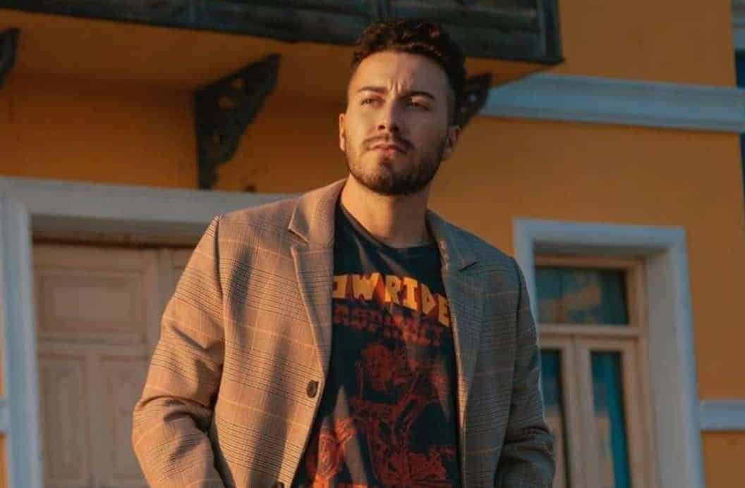 Enes Batur'dan kamuoyuna açıklama