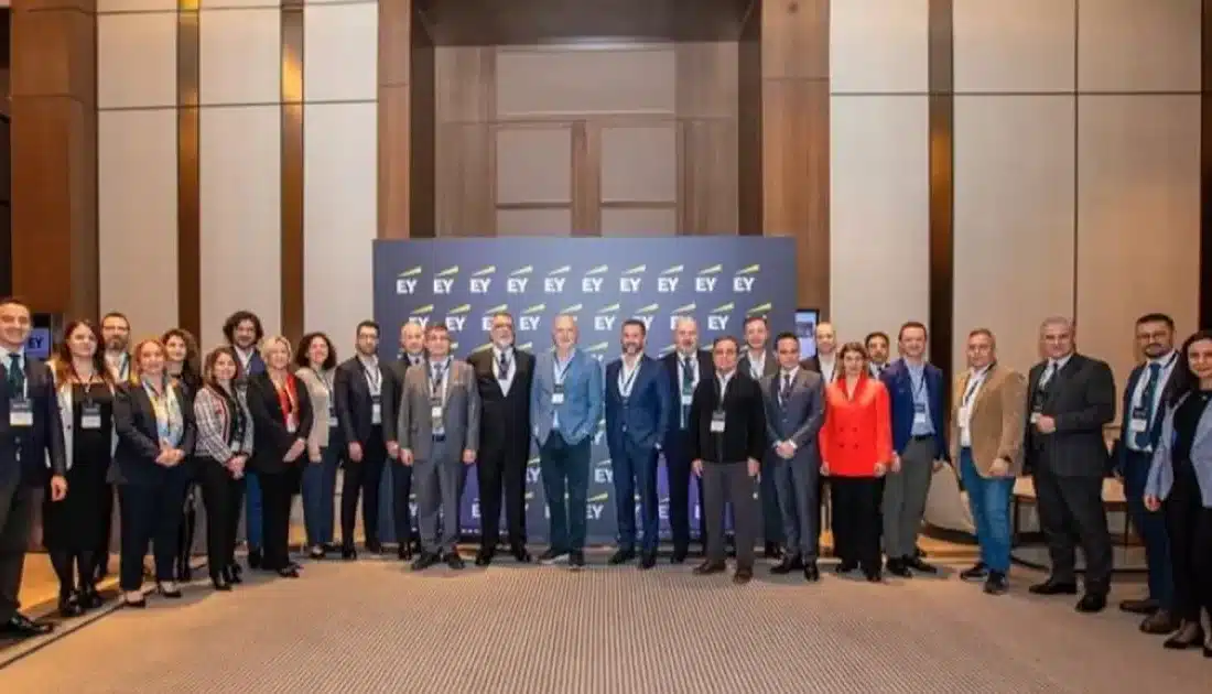 EY, otomotiv sektörünün geleceğine yön veren trendleri, inovasyonları ve dönüşüm