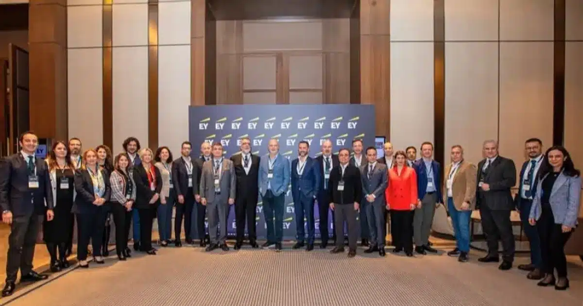EY, otomotiv sektörünün geleceğine yön veren trendleri, inovasyonları ve dönüşüm