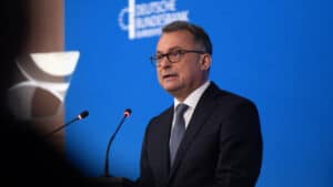 Fed politikalarına dair endişeler Almanya’da artıyor. Uzmanlar, bu sürecin küresel