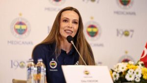 Fenerbahçe, efsane kaptanıyla yeni sözleşme için gün sayıyor. Taraftar heyecanla