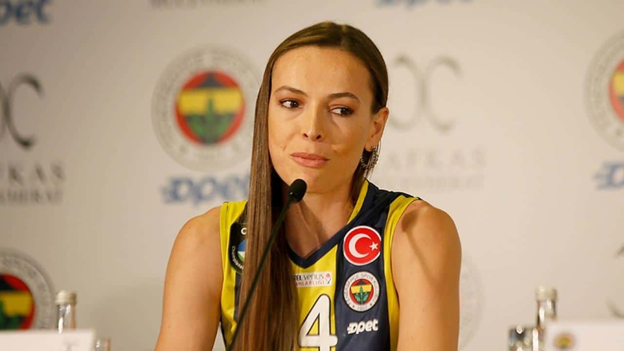 Fenerbahçe Kaptanı Eda Erdem Son İmzasını Atıyor