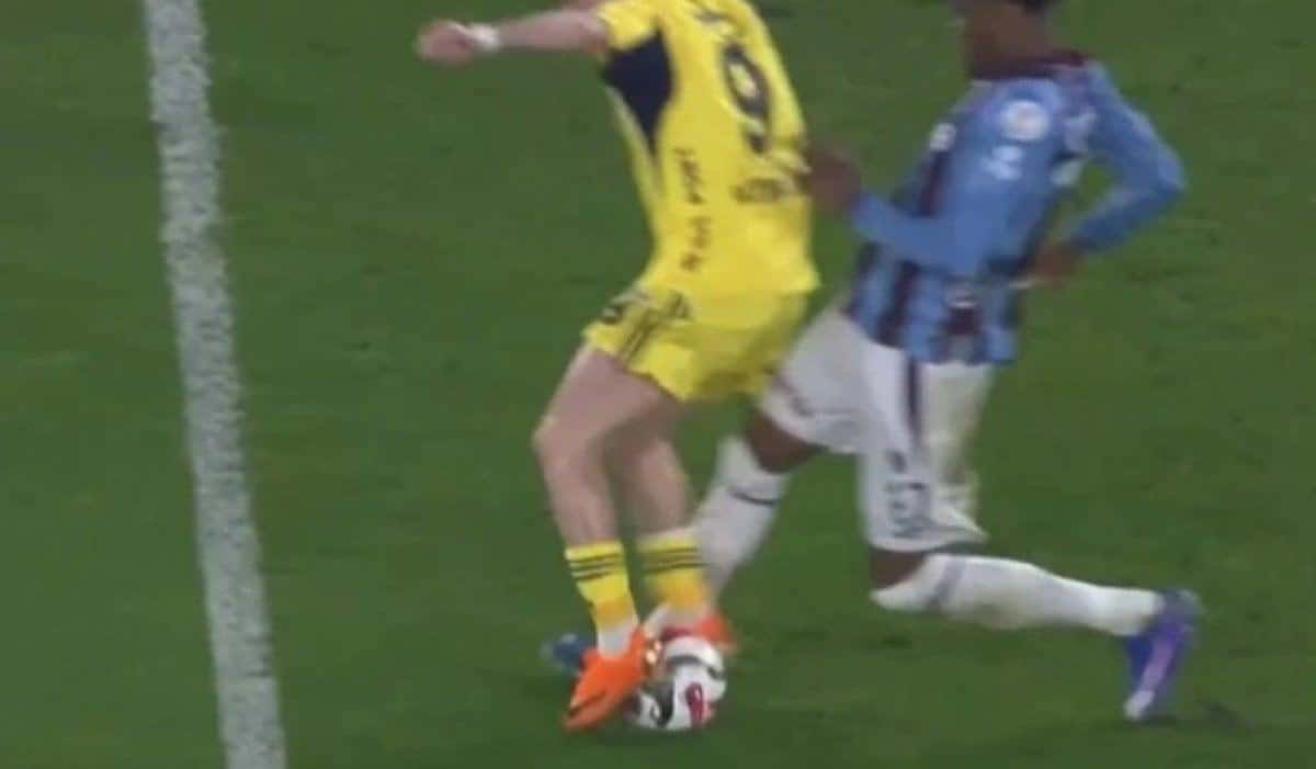 Fenerbahçe'den Trabzonspor'un golü öncesine faul itirazı!