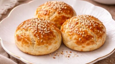 Kıyır kıyır gevrek poğaça tarifi! Malzemeleri, yapılışı ve lezzet sırlarını