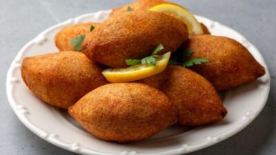 Lezzetli ve besleyici ıspanaklı içli köfte tarifiyle sofralarınıza farklı bir