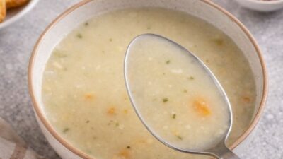 Lezzetli kremalı sebze çorbası tarifi ve farklı malzeme seçenekleriyle sofranıza